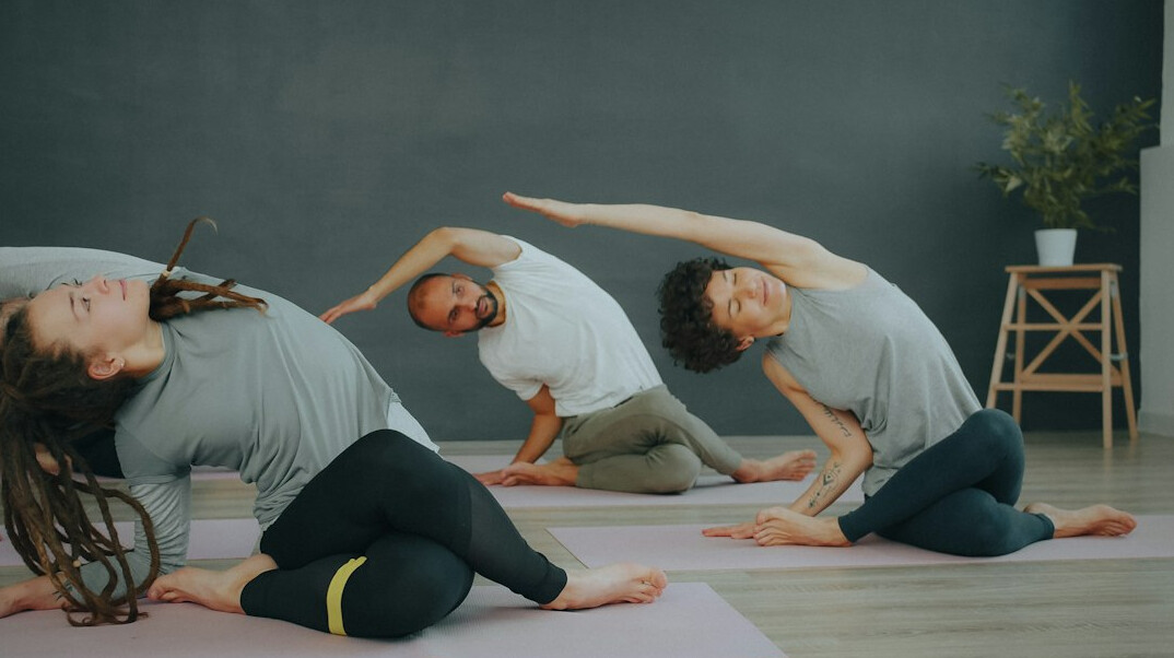 employees doing stretching exercises